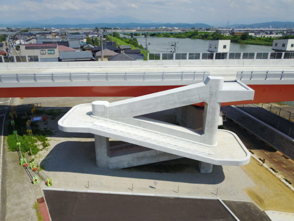 一般国道289号燕北道路(仮称)朝日大橋　階段工工事 写真