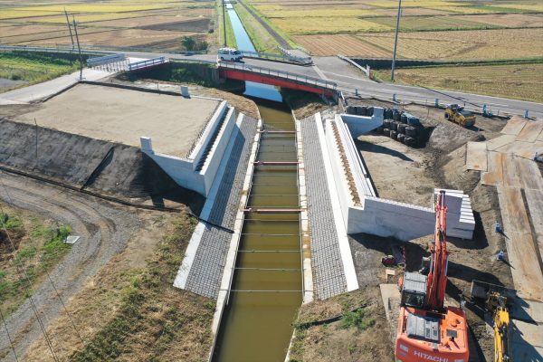 主要地方道新潟中央環状線（仮称）板井幹線排水路橋下部工工事 写真