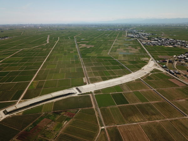 主要地方道新潟中央環状線(升潟他地内)盛土工事 写真