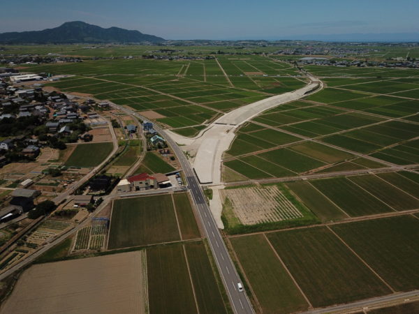 主要地方道新潟中央環状線(升潟他地内)盛土工事 写真