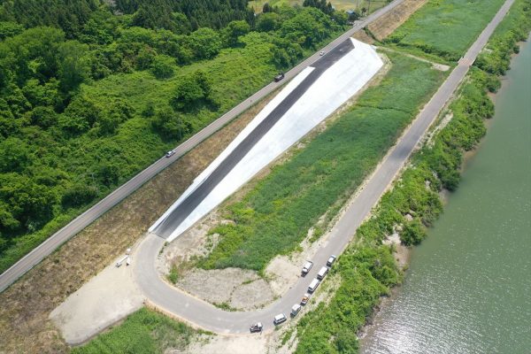 大河津分水路山地部掘削その5他工事 写真