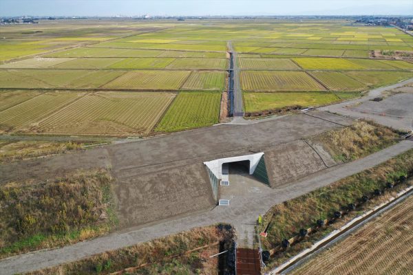 主要地方道新潟中央環状線（升潟他地内）道路改良工事 写真