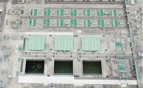 西川処理場　反応タンク（２系１池）覆蓋設置工事 写真