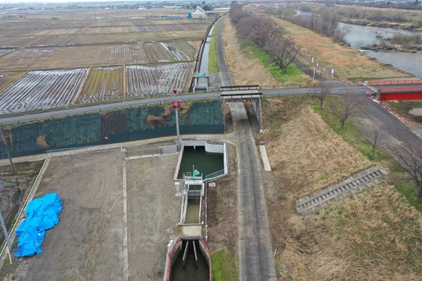 加治川用水農業水利事業　加治川第２頭首工付帯（その３）工事 写真