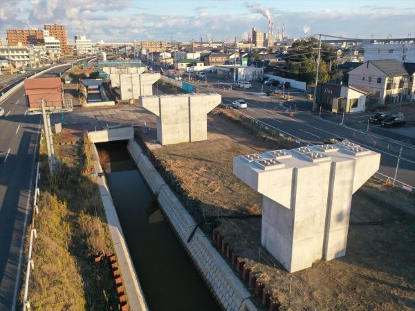 紫竹山道路　栗ノ木高架橋下部（下り･Ｐ１１－１２）工事 写真