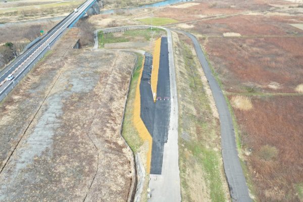 荻野島地区築堤工事 写真