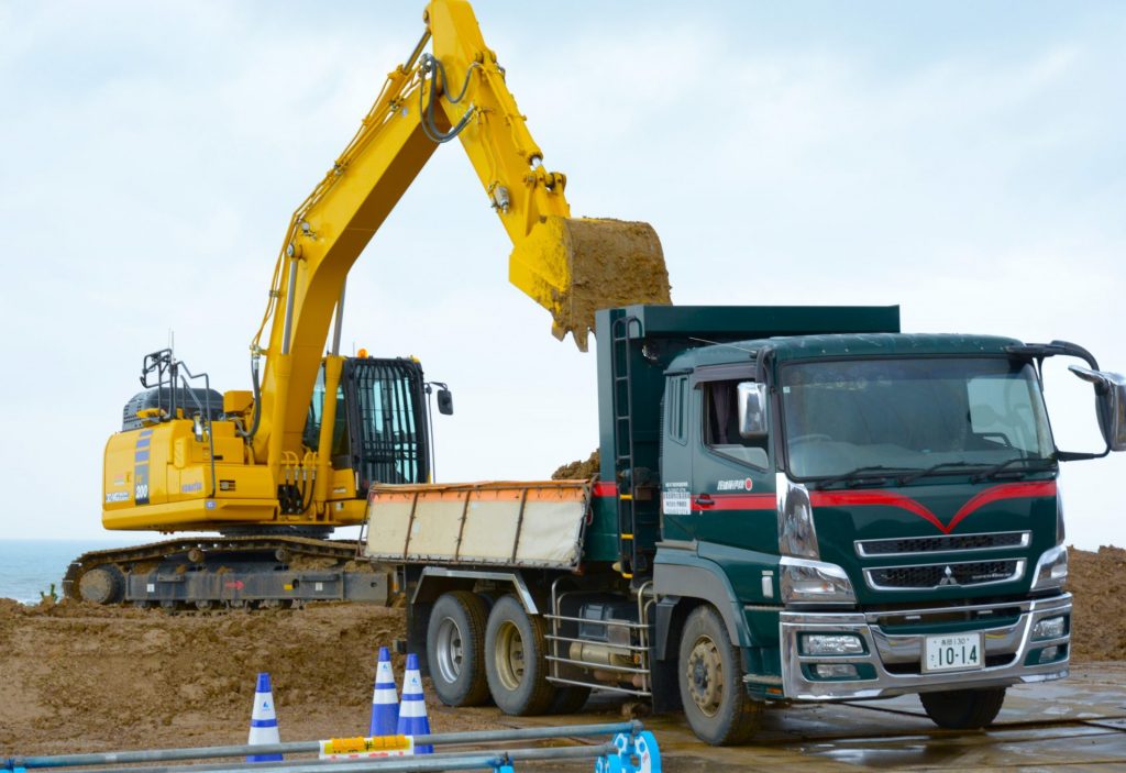 遠隔操作システム重機の体験会を行いました | 株式会社廣瀨｜新潟市西区｜総合建築業｜土木・建築・舗装・管工事等の企画・設計・施工・管理
