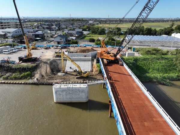 中ノ口川広域河川一級（大規模特定）左岸鋼管矢板護岸工事 写真