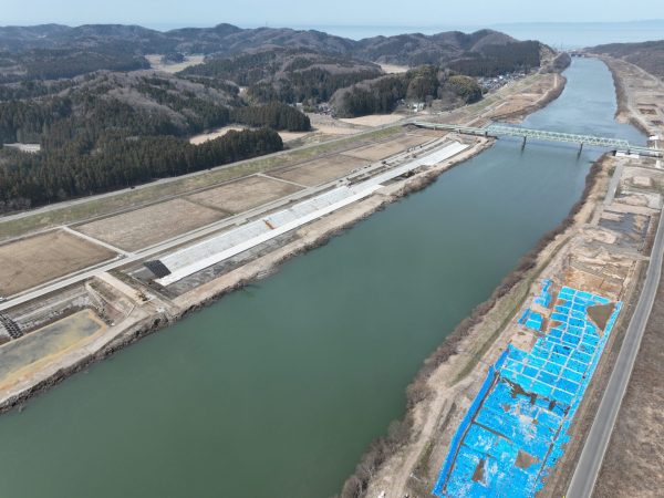 大河津分水路渡部地区低水路掘削及び護岸その７工事 写真
