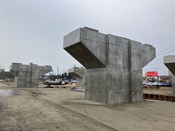 栗ノ木道路　栗ノ木高架橋下部（上り・Ｐ２８－２９）工事 写真