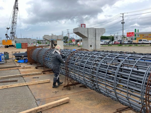 栗ノ木道路　栗ノ木高架橋下部（上り・Ｐ２８－２９）工事 写真