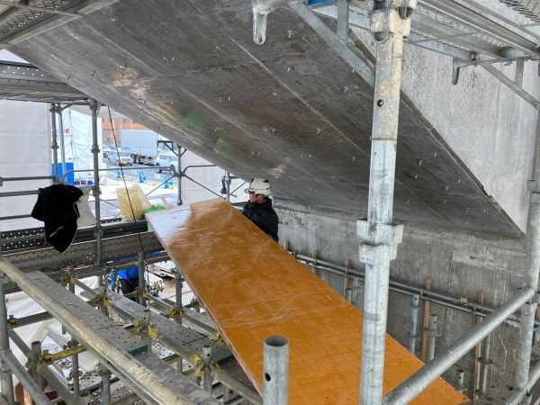 栗ノ木道路　栗ノ木高架橋下部（上り・Ｐ２８－２９）工事 写真