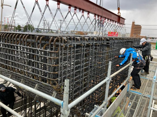 栗ノ木道路　栗ノ木高架橋下部（上り・Ｐ２８－２９）工事 写真