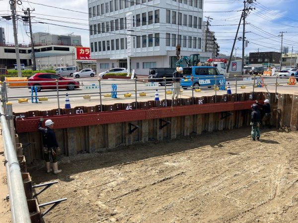 栗ノ木道路　栗ノ木高架橋下部（上り・Ｐ２８－２９）工事 写真