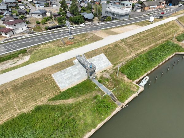 臼井地区堤防緊急復旧工事 写真