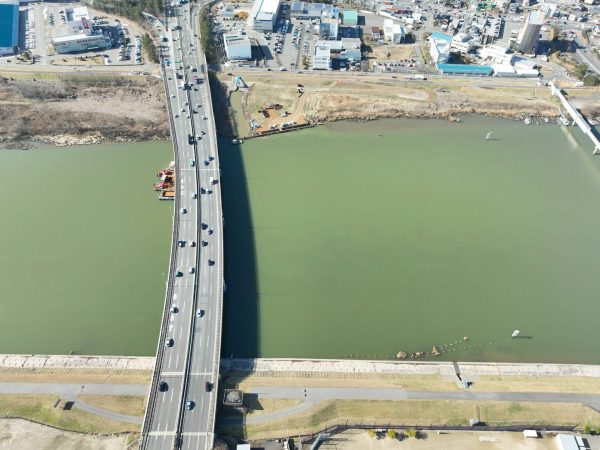 Ｒ７・８新潟大橋既設構造物撤去工事 写真