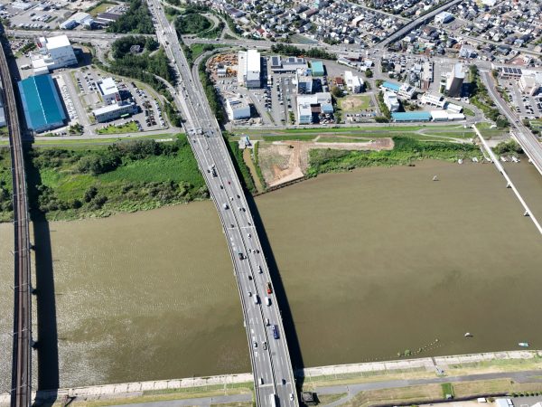 Ｒ７・８新潟大橋既設構造物撤去工事 写真