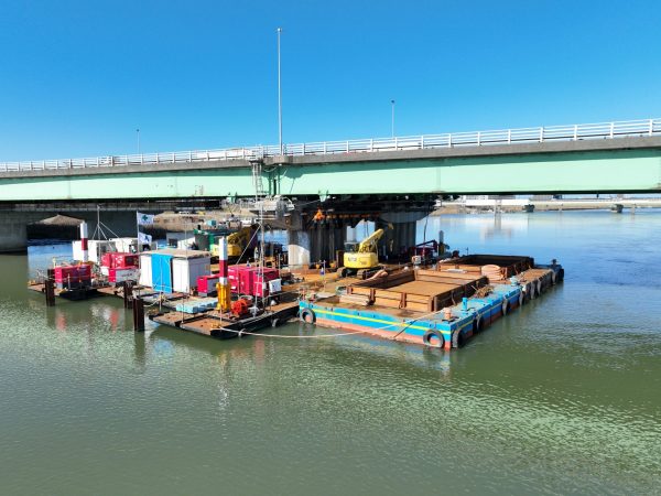 Ｒ７・８新潟大橋既設構造物撤去工事 写真