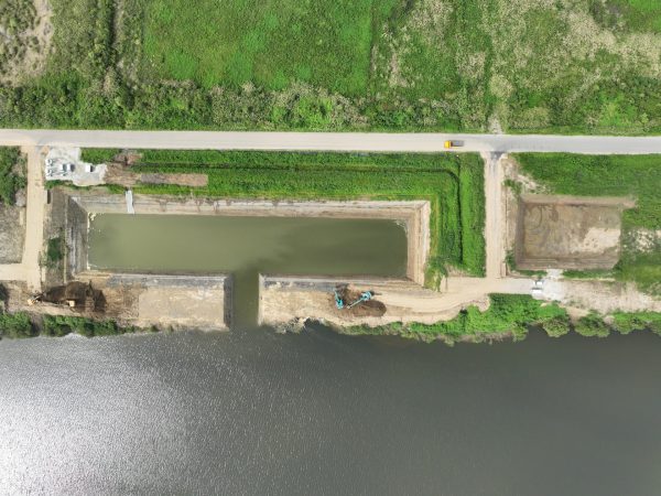 大河津分水路低水路掘削その12工事 写真