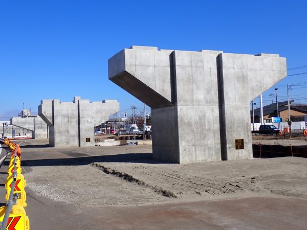 栗ノ木道路　栗ノ木高架橋下部（上り・P28-29）工事 写真