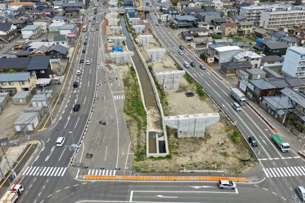 紫竹山道路　栗ノ木高架橋下部（上り・Ｐ５ー６）工事 写真