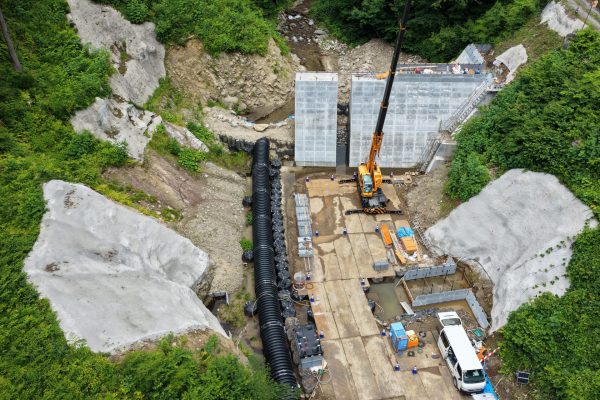 向沢・馬取川下流砂防堰提工事 写真