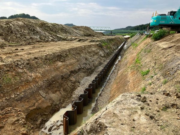 大河津分水路低水路掘削及び護岸その20工事 写真